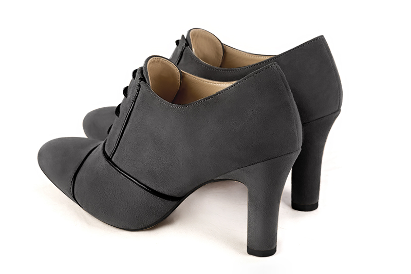 Dark grey and gloss black women's essential lace-up shoes. Round toe. High kitten heels. Rear view - Florence KOOIJMAN